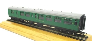 Bachmann 30-165 Bulleid Semi-Open Brake 3rd Class Coach SR 4302 Malachite Green  - Picture 1 of 11