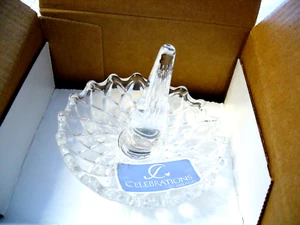 Mikasa 2 3/4" Cristal Anillo Regalos Boda Baile de graduación Celebración Cumpleaños Nuevo en Caja - Imagen 1 de 5