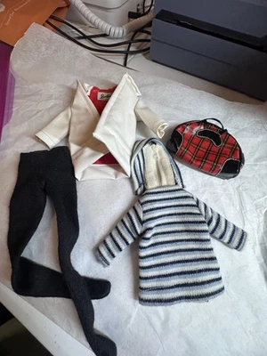 Traje de Barbie vintage 1960 vacaciones de invierno #975 casi completo Foto 1 de 4