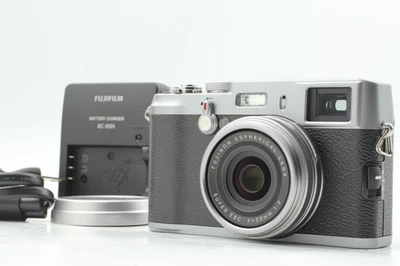 [NEUWERTIG] Fujifilm FinePix X100 12.3MP Digitalkamera Silber aus JAPAN - Bild 1 von 4