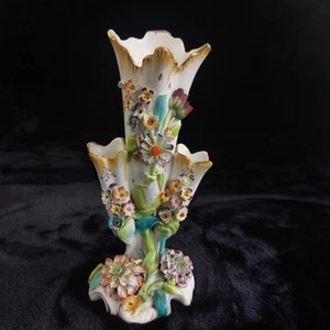 Antike Dresdner Stil Porzellan Tulpenvase Dreifach Ausguss Bocage handbemalt Fluss - Bild 1 von 15