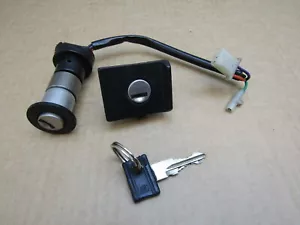 Interruptor de encendido, bloqueo de asiento y llave LML Star Deluxe 2009 6.743 millas (14391) - Imagen 1 de 8