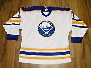 CAMISETA DE HOCKEY VINTAGE AUTÉNTICA 1984 BUFFALO SABRES GILBERT PERREAULT PARA HOMBRE XL - Imagen 1 de 9