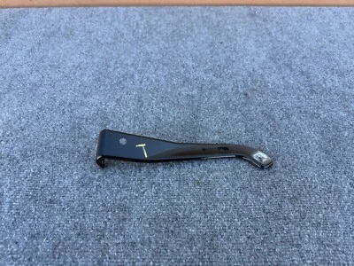 FORD MUSTANG GT 2015-2023 OEM GUARDABARROS IZQUIERDO MONTAJE SOPORTE MONTAJE MONTAJE MONTAJE Foto 1 de 4