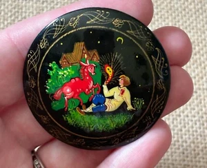 Broche prendedor vintage de laca rusa cuento de hadas hombre caballo arte de fantasía para usar - Imagen 1 de 5