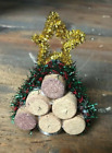 Décoration sapin de Noël fait main-figurine-vin liège-guirlande-champagne casquette-étoile