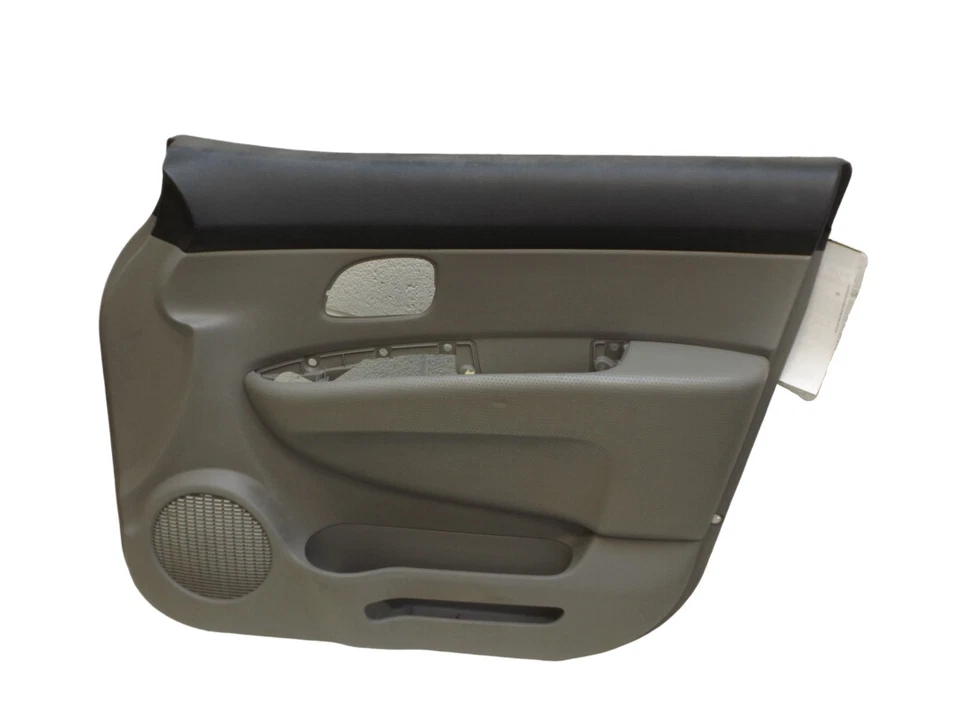 2007-2012 Kia Rondo Passenger FR Interior Door Panel Used OEM 823801D000 - Image 1 of 4