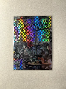 WWE Topps Finest 2025 Checkerboard Refractor Finishers Iyo Sky #FNS-IS - Bild 1 von 2