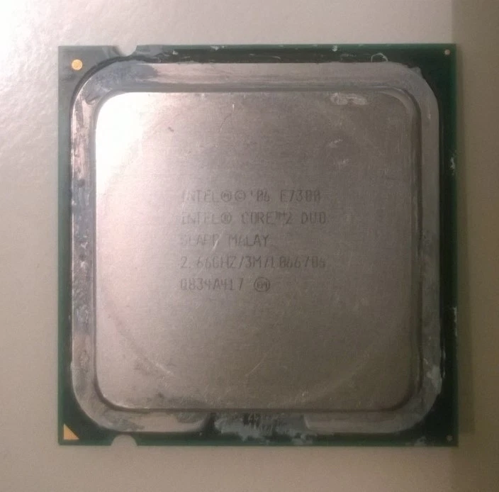 CPU 775 Intel Core 2 Duo E7300 2.66 Ghz SLAPB MALAY - Immagine 1 di 1