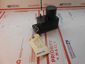 04-09 Mercedes CLK central locking vacuum pump 2038000048  NG0100 - Picture 1 of 4