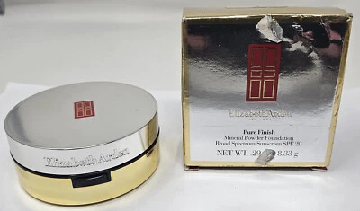 Base en polvo mineral Elizabeth Arden Pure Finish FPS 20 08 acabado puro Foto 1 de 4