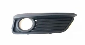 Genuine BMW 1 Series F20 F21 Front Bumper Lower Fog Grille Right 7371666 OEM - Picture 1 of 2
