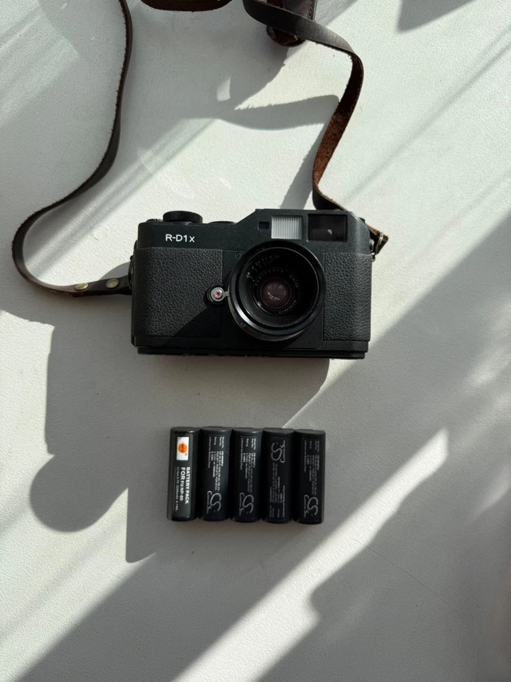 Epson R-D1x 6.1mp Digital Rangefinder Camera Leica M Mount / RD1s RD1 - Image 1 of 4