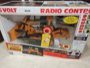 Vintage New Bright 1993 CAT Caterpillar Power Dozer #391 + Remote Control 1/20 - Picture 1 of 7