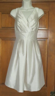 Vestido Alexia Designs Falda Campana Sin Mangas Cuello en V Champagne Forrado Bolsillos Talla 8* Foto 1 de 4