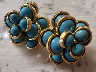 Aretes gruesos enchapados en oro de 18 quilates con racimo de turquesa flor cabujón Foto 1 de 4