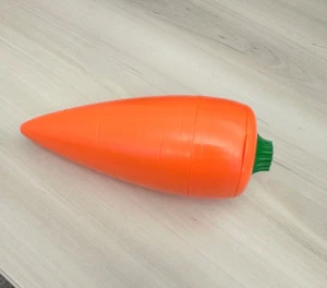 Hetzler Snack Attack Carrot & Dip to-go - Orange Carrot Shaped Container - Bild 1 von 4