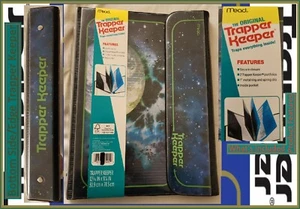 Raccoglitore tascabile Mead The Original Trapper Keeper retrò Space Galaxy con 2 cartelle - Foto 1 di 14