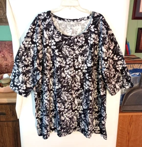 NEW CATHERINES BLACK WITH FLORAL PRINT EASY FIT T SHIRT TOP PLUS SIZE 3X 26/28W - Picture 1 of 3