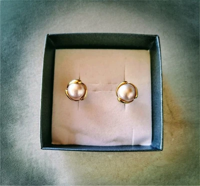 Ohrstecker 585er Gelbgold mit Mabé Perlen  NEUWERTIG - Bild 1 von 3