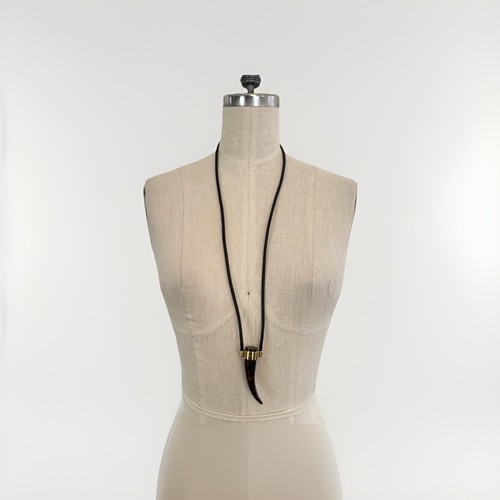 Collana Michael Kors corda pelle nera oro finto corno tartaruga ciondolo regolazione