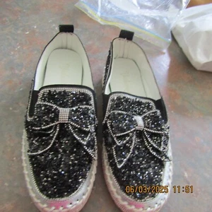 Cool Pair of Black Rhinestone Casual Flat Shoes Size 10 - Bild 1 von 6