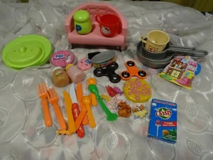 grand lot= fillette jeux cuisine plus de 30piéces ,fauteuil,jeu de cartes etc. - Bild 1 von 6