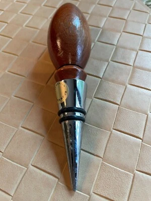 Tapón de vino de madera negra de Tasmania hecho a mano Foto 1 de 4