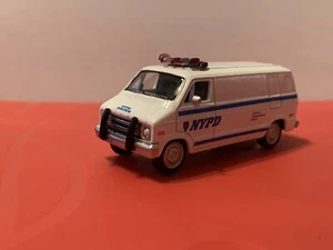 Greenlight 1:64 Custom NYPD Dodge B-100 Police Interceptor Van - Picture 1 of 4