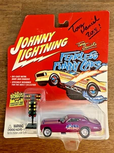 2002 Johnny Lightning TOM DANIELS THE DEMONIEND Funny Cars con albero di avviamento NHRA 1/64 - Foto 1 di 9