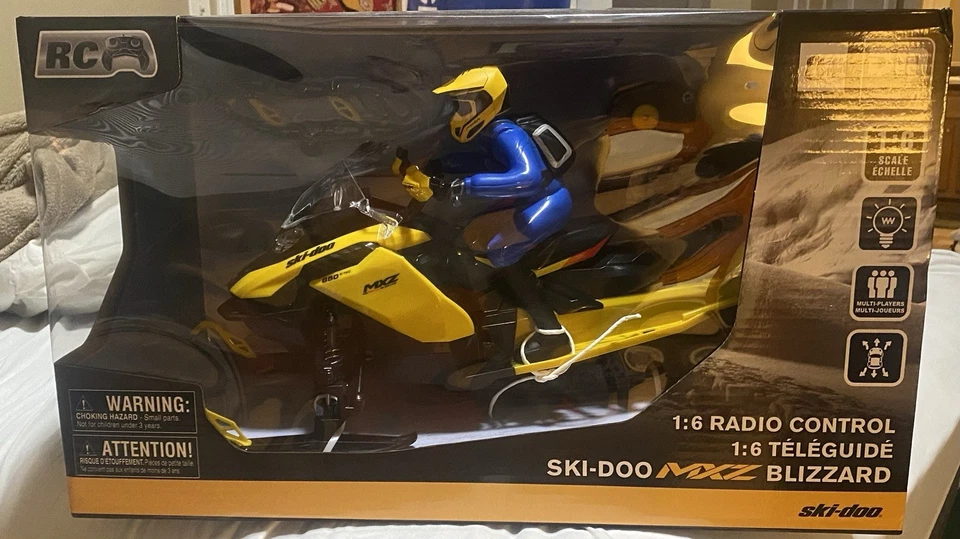 Moto de nieve Ski-Doo 850 MXZ Blizzard 1:6 RC réplicas reales 1500 mAh litio SELLADO Foto 1 de 1