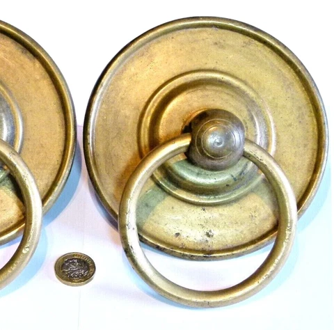 SINGLE ANTIQUE GEORGIAN LARGE BRASS DOOR RING PULL CENTRE HANDLE PRE 1840 [3] Cover