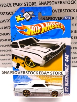 Oldsmobile 442 2012 Hot Wheels blanco 67, Muscle Mania - GM #1/10, HW #101, muy buen estado Foto 1 de 4