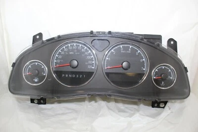 Speedometer Instrument Cluster Panel Gauges 05 - 07 Chevy Uplander 123,610 Miles - Image 1 of 4