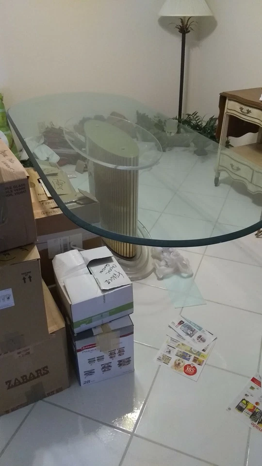 Mesa de comedor vintage de un solo pedestal de vidrio Foto 1 de 4