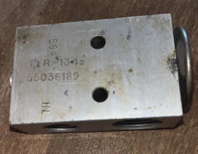 Válvula de expansión de aire acondicionado 84-96 Jeep Cherokee XJ y Comanche MJ OEM Mopar Foto 1 de 4