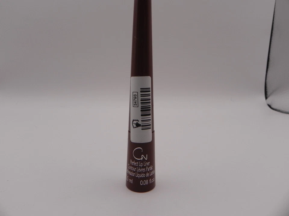 Delineador de labios Yves Rocher Couleurs Nature Perfect 04 café sellado 2,5 ml/.08 fl oz Foto 1 de 3