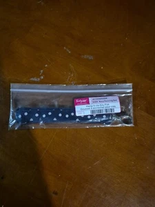 New Thirty-One Hang-It-Up Key Fob Key Chain Navy Dancing Dot - Picture 1 of 3