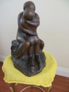 Escultura de bronce original firmada por Carol Miller (1965) The Embrace - Imagen 1 de 11