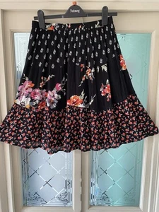 Joe Browns Black Pattern Elasticated Waist Flared Skirt Size 10 - Picture 1 of 3