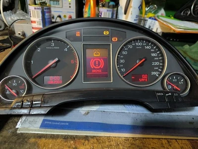 0850 Tacho Kombiinstrument Audi A4 8E TDi Bosch 8E0920900M 279314 km - Bild 1 von 4