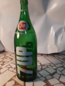 1970's Era, 32oz (1 Qt) 7-UP Bottle Nice Color! Clean with no Chips or Cracks! - Picture 1 of 5