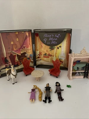 Juego en miniatura de libro de cuentos Rapunzel de Disney Store Foto 1 de 4