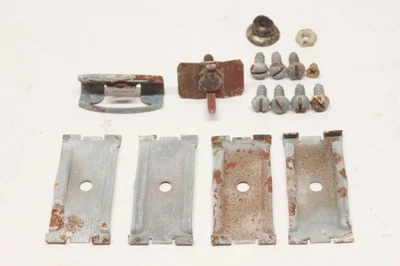 NOS Chevrolet GM moldura exterior moldura clips de retención herrajes piezas surtidas Foto 1 de 4