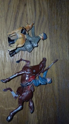 LOT DE 2 SOLDATS FER ET AUTRE - Photo 1/2