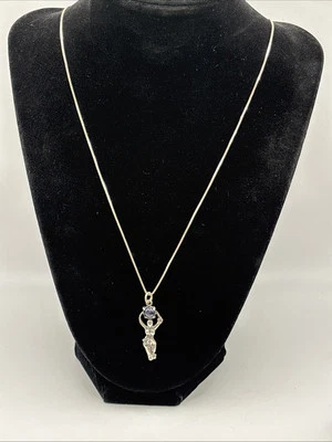 Collar abstracto de plata esterlina amatista sosteniendo diosa femenina en las estrellas Foto 1 de 4