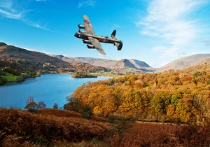 Impresiones de lona Avro Lancaster sobre el lago Windermere varios tamaños - Imagen 1 de 2