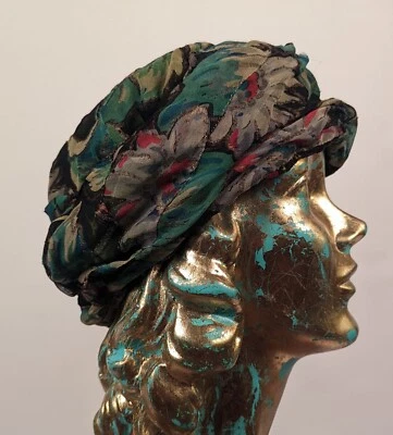BEAUTIFUL FLAPPER 1920’S METALLIC GOLD LAME FLORAL SILK CHIFFON CLOCHE HAT - Image 1 of 4