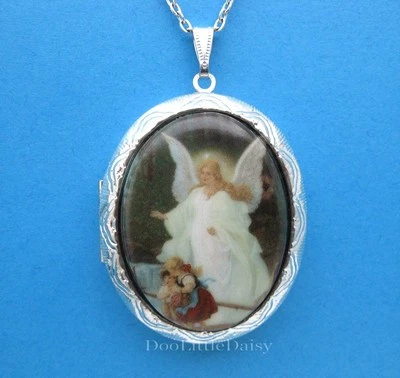 Colar medalhão de porcelana cristã GUARDIAN ANGEL CAMEO ST para presente de Natal - Imagem 1 de 3