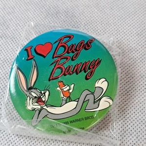 Prendedor de botón Warner Bros Looney Tunes Vintage “I Love Bugs Bunny” NUEVO - Imagen 1 de 3